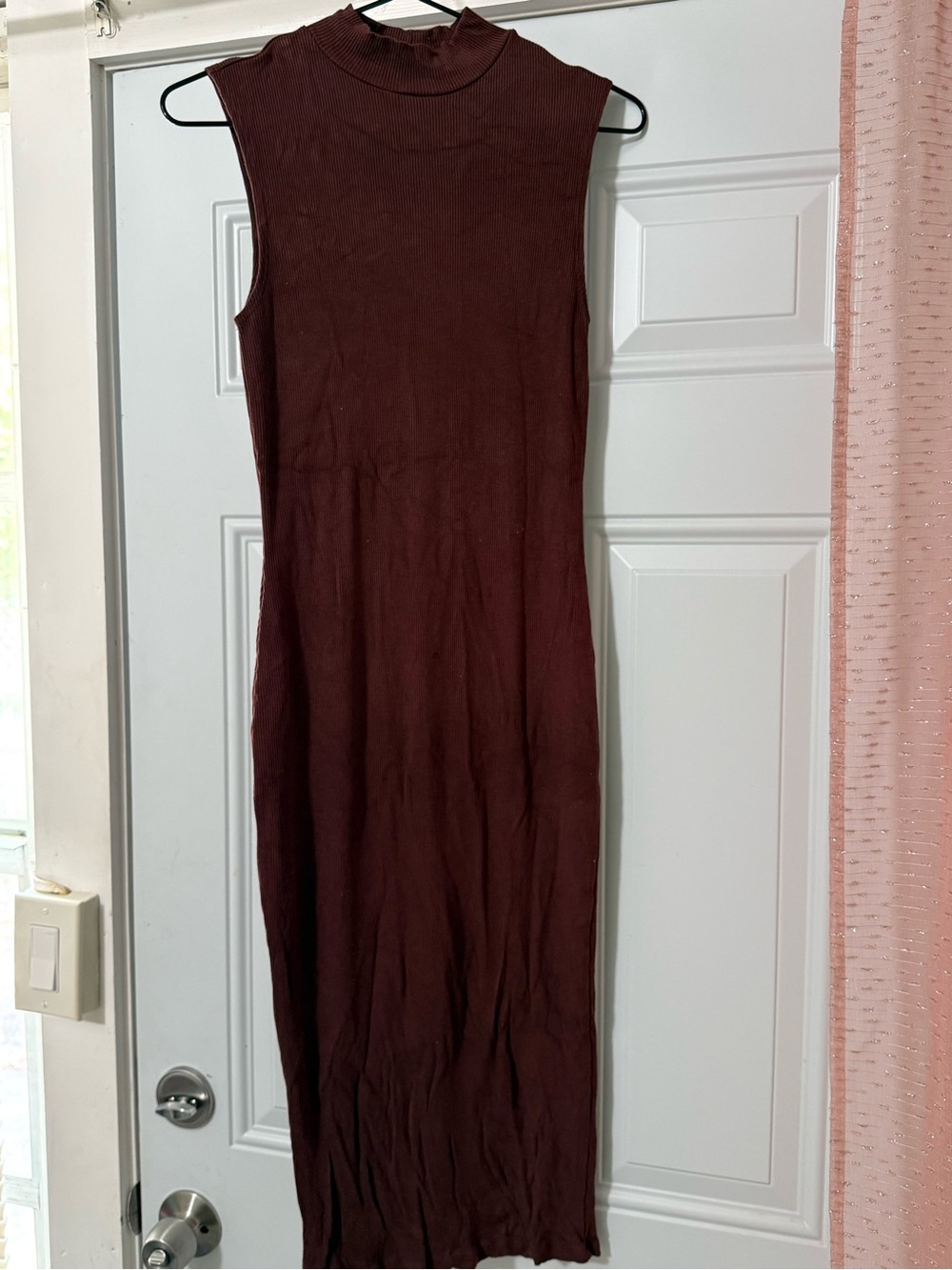 LIZ LISA Sleeveless Mock Neck Maxi Dress in Burgundy